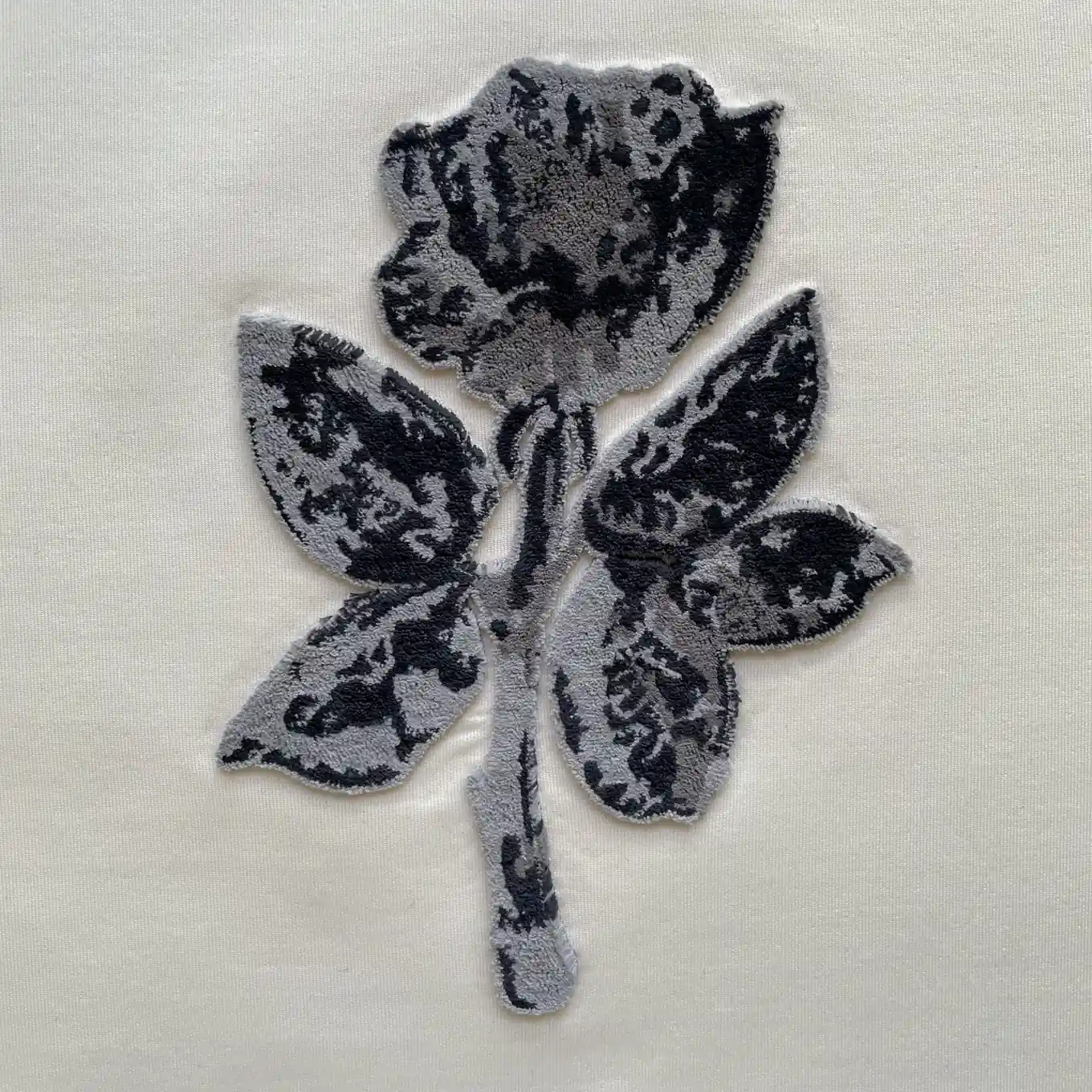 玫瑰花牙刷绣后烫画机压毛设计｜植绒绣定制 图3