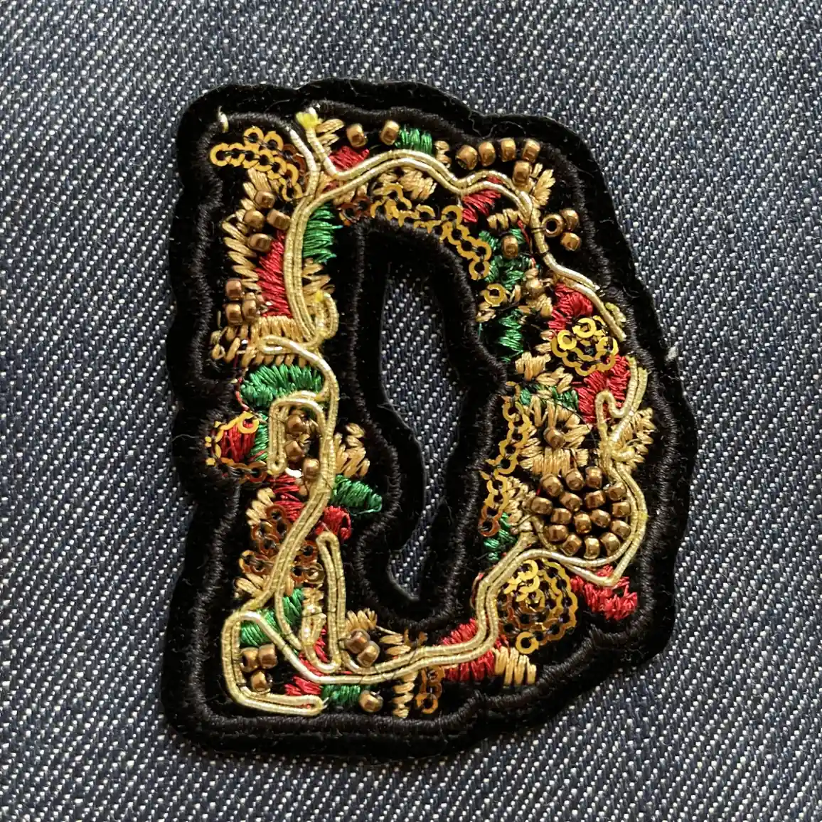 巴洛克风字母贴标金线绳绣绣花章+钉珠亮片 图3