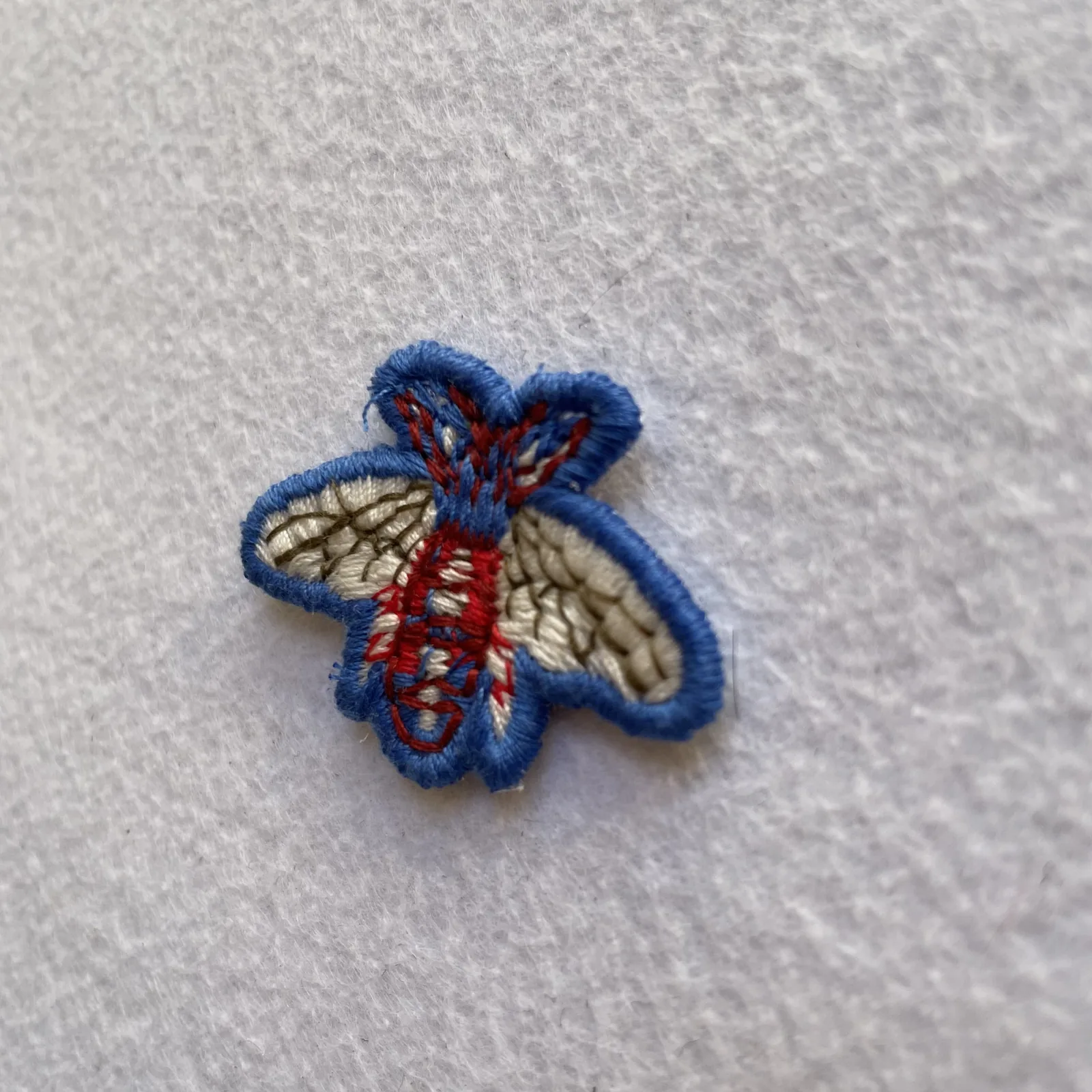童装小蜜蜂立体中空去芯服装辅料标徽章 图4