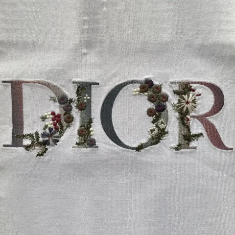 Floral vine-entwined lettering, skin-friendly and breathable, backing-free, gradient embroidery