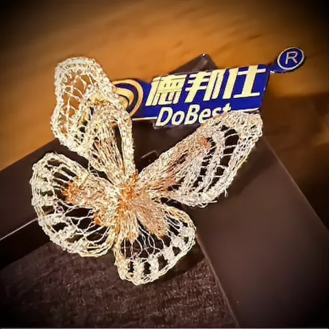Metallic-wire self-supporting 3D butterfly embroidered brooch for eveningwear accessories